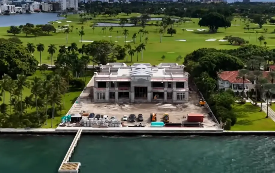 Mark Zuckerberg Just Set a Miami Real Estate Record With A $170 Million "Billionaire Bunker" Mansion Purchase