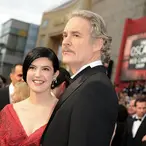 Phoebe Cates Net Worth