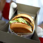 By Turning 35 This Morning, In-N-Out Heiress Lynsi Snyder Just Inherited A Billion Dollar Burger Empire. What A Birthday Present!