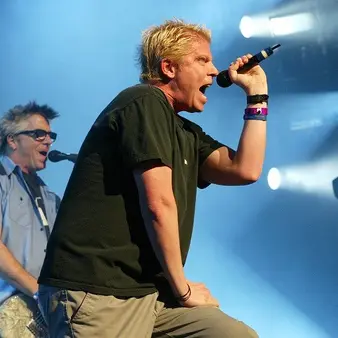 Rock Star, Pilot, PhD, Entrepreneur… Dexter Holland Of "The Offspring" Is The Real Life Most Interesting Man In The World