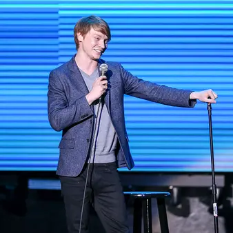 Calum Worthy Net Worth