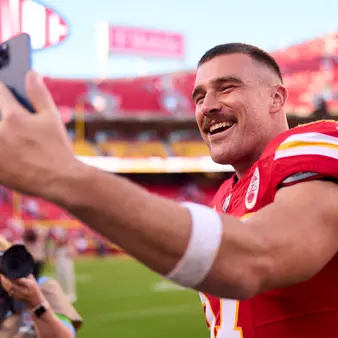 Travis Kelce Is Now The Highest Paid Tight End In The NFL