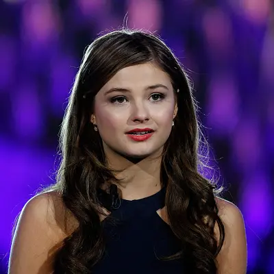 Stefanie Scott