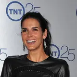 Angie Harmon Net Worth