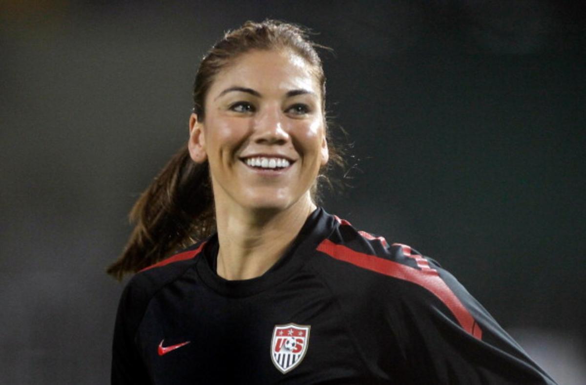 Hope Solo Talks Nude Photos Leak, Domestic Violence Charges | Entertainment  Tonight
