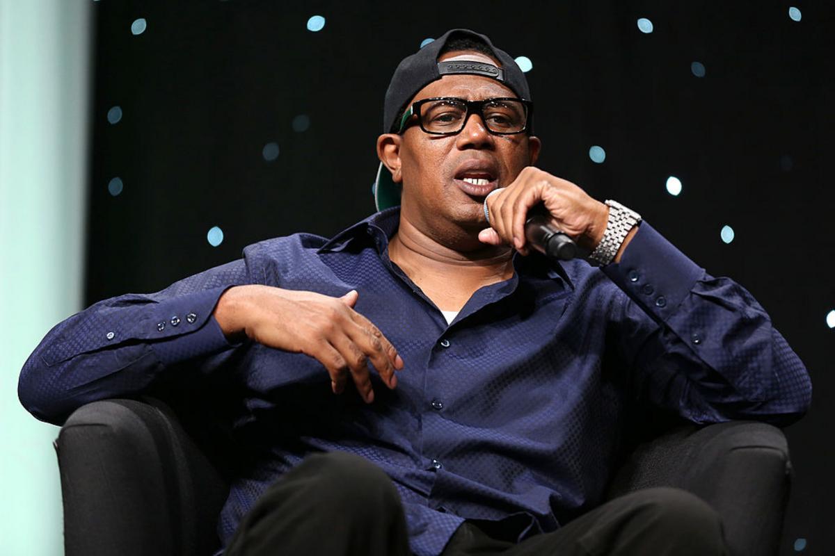 Ruxspizzle - In #1999 It is announced that rap entrepreneur #PercyMiller (# MasterP) has signed an #NBA contract with the #TorontoRaptors. The #Raptors  officially released Master P right before the team's practice a