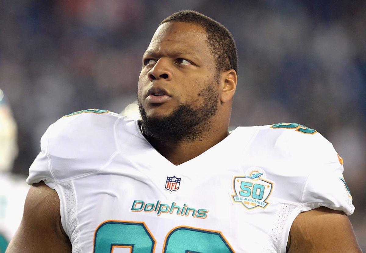 Dolphins Sign Ndamukong Suh