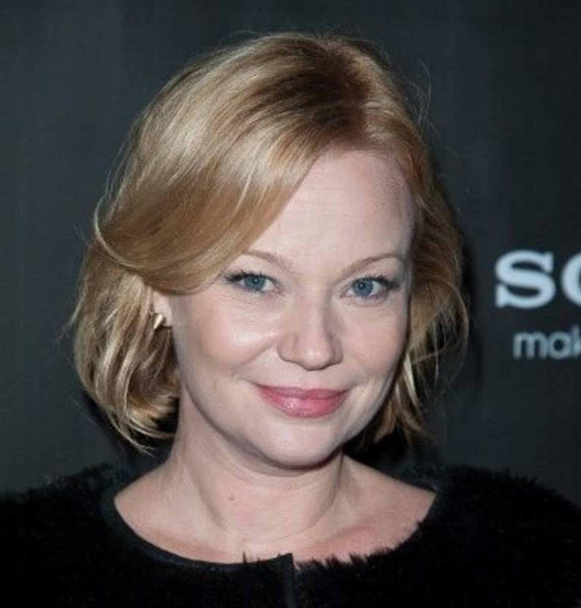 Pictures of samantha mathis
