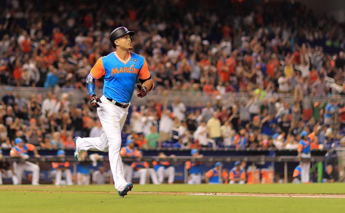 MLB: Giancarlo Stanton of Miami Marlins to sign richest contract