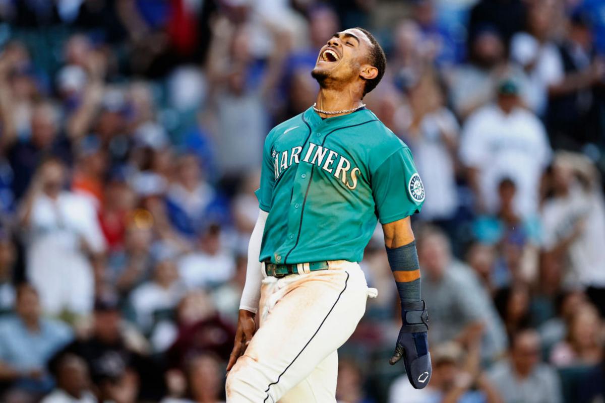 Robinson Cano and Mariners finalize huge contract