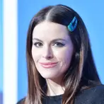 Emily Hampshire Net Worth