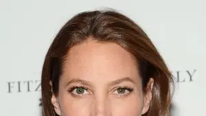 Elle Macpherson Net Worth | Celebrity Net Worth