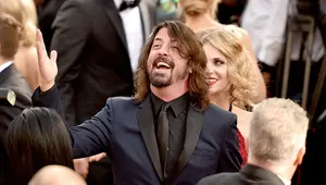 Thumbnail for How Dave Grohl Went From Aspiring Punk Rocker To $280 Million Rock Star