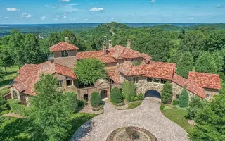 Kenny Chesney Lists Tennessee Estate "Bella Luce" For $14 Million