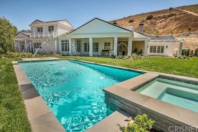 Kylie Jenner Buys A 6 Million House In Hidden Hills A Peek Inside The A List Fantasy Celebrity Net Worth