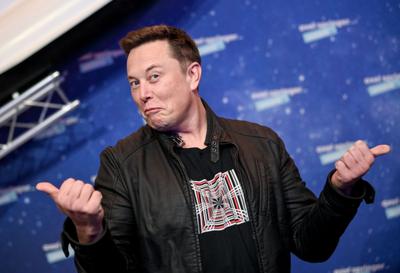 Elon Musk S Net Worth Rockets Higher As Spacex Raises Money At New Nosebleed Valuation Celebrity Net Worth