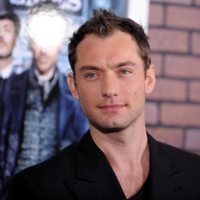 Jude Law Net Worth's picture