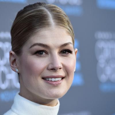 Rosamund Pike Net Worth's picture