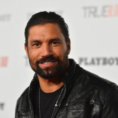 Manu Bennett's picture