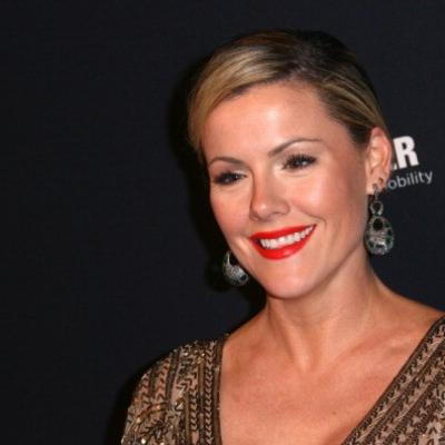 Kathleen Robertson Net Worth's picture