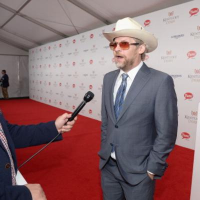 Todd Lowe Net Worth's picture