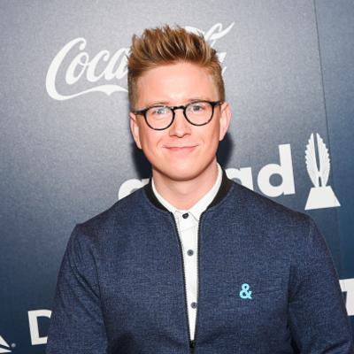 Tyler Oakley Net Worth's picture