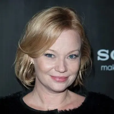 Samantha Mathis Net Worth | Celebrity Net Worth