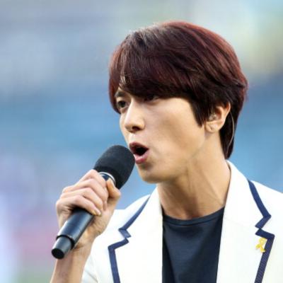 Jung Yong-hwa Net Worth's picture