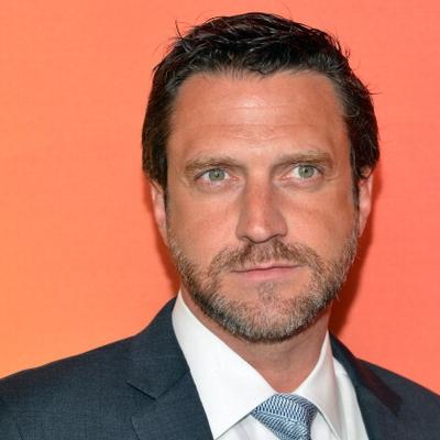 Raul Esparza Net Worth's picture