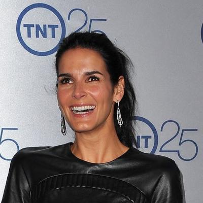 Angie Harmon Net Worth's picture