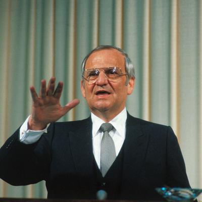 Lee Iacocca Net Worth's picture