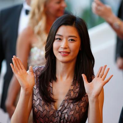 Jun Ji-hyun Net Worth's picture