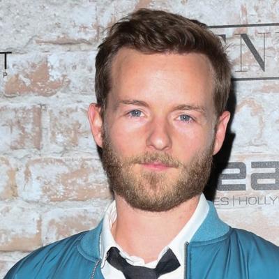 Christopher Masterson Net Worth's picture