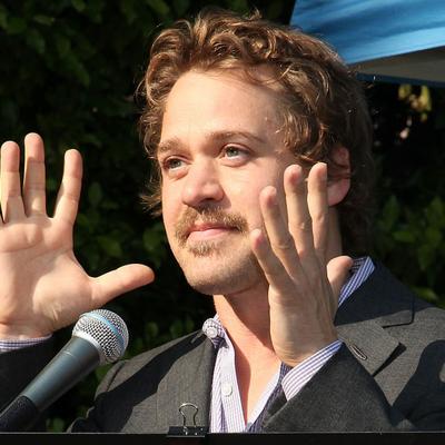 T. R. Knight Net Worth's picture