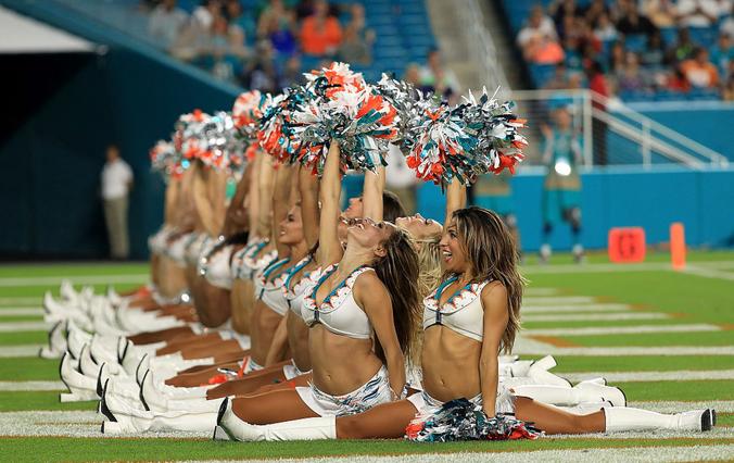 How Much Does An NFL Cheerleader Make? NFL Cheerleader Salary