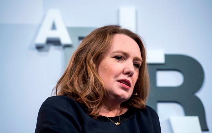 Paula Hawkins Had To Borrow Money To Write "Girl On The Train" Last Year She Made $53,000 PER DAY