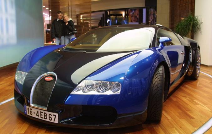 A Bugatti Veyron Costs About $1.7M... And You Won't Believe How Much It Costs To Get The Oil Changed
