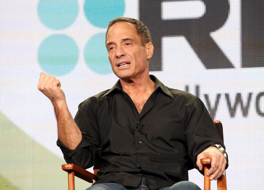 how tall is harvey levin