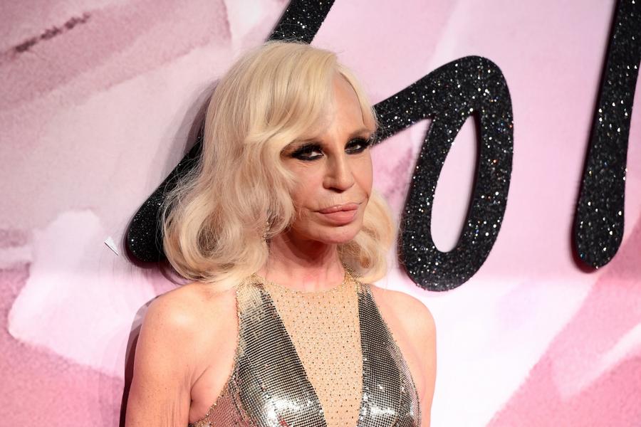 How to Achieve Donatella Versace's Blonde Hair - wide 1