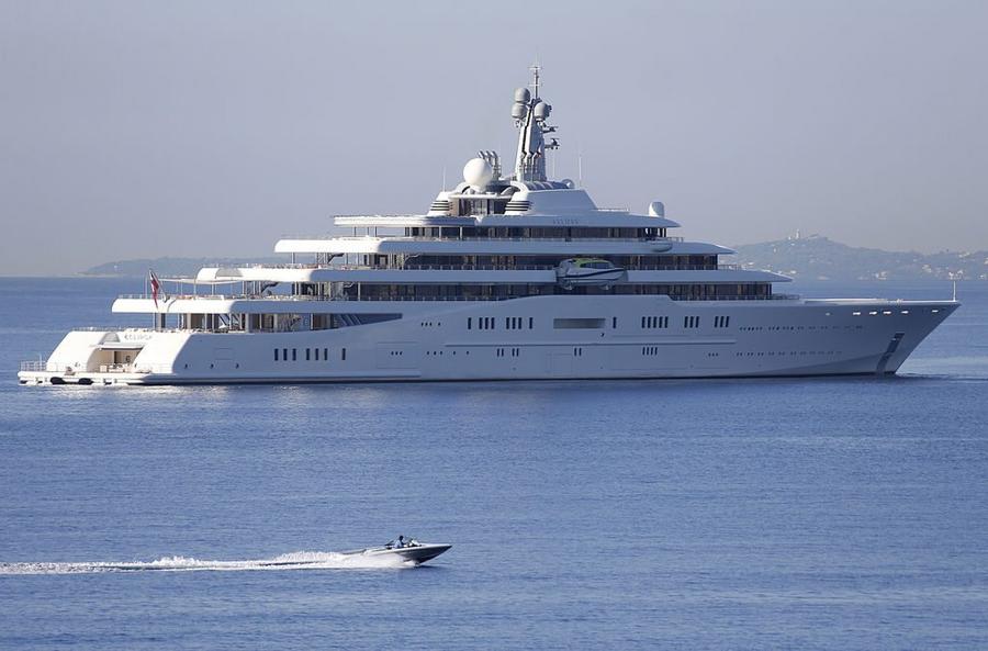 $800 Million Yacht - Eclipse