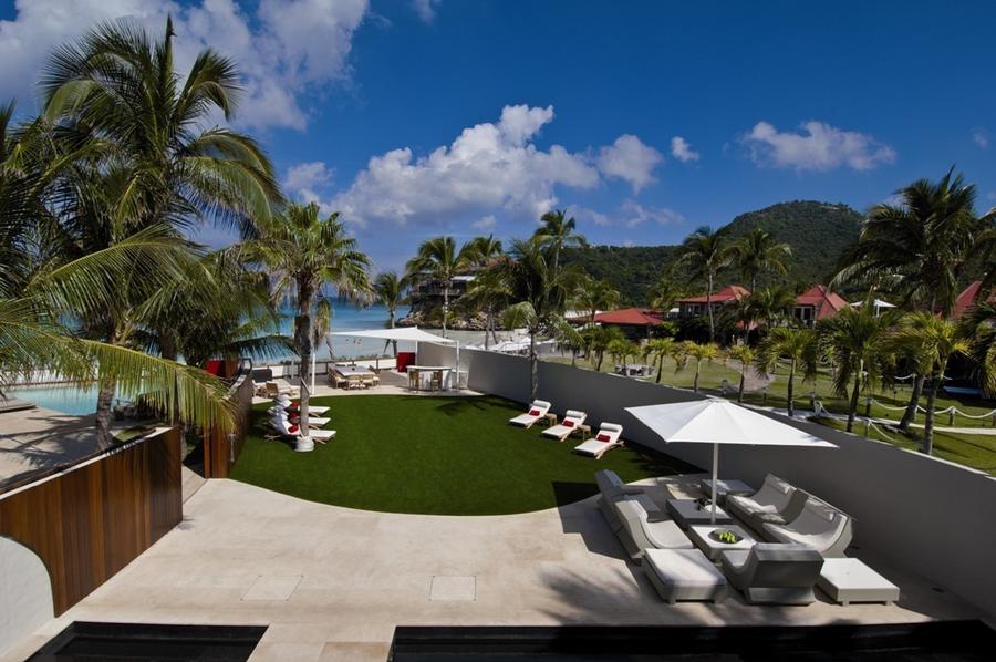 Leonardo DiCaprio, A-listers, and billionaires party in St. Barts