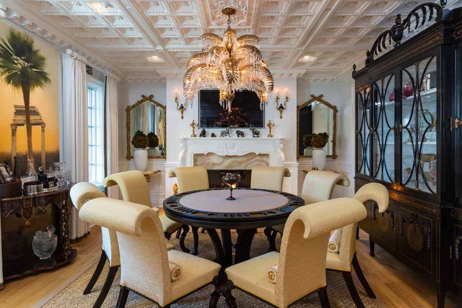 the-coffered-ceilings-in-the-dining-room-add-a-touch-of-old-world-sophistication