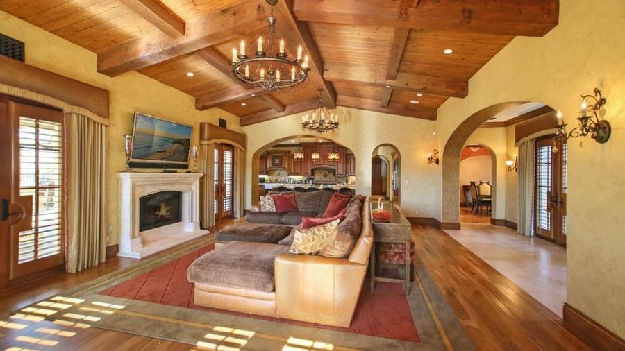 See inside: Baseball star Albert Pujols is selling two of his mansions