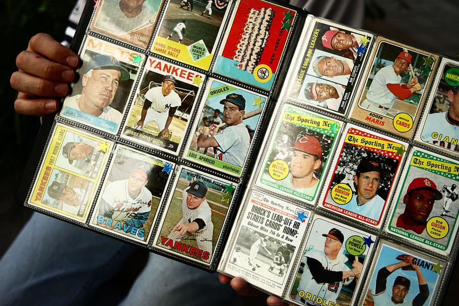 An Anonymous Texas Widow Just Found Out Her Husband’s Card Collection Is Worth Over Six Figures!