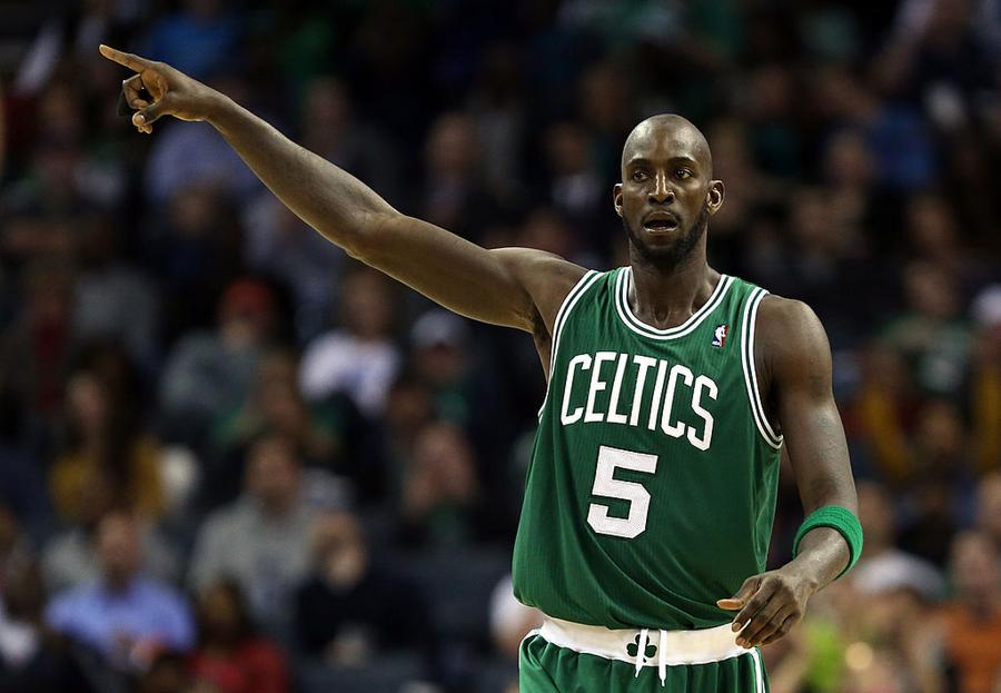 Kevin Garnett announces his retirement after 21 years in the NBA 