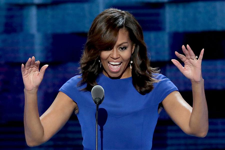 Michelle Obamak 30 milioi dolarreko liburu akordioa sinatu du 'Becoming' Memoir egiteko GettyImages-580959818