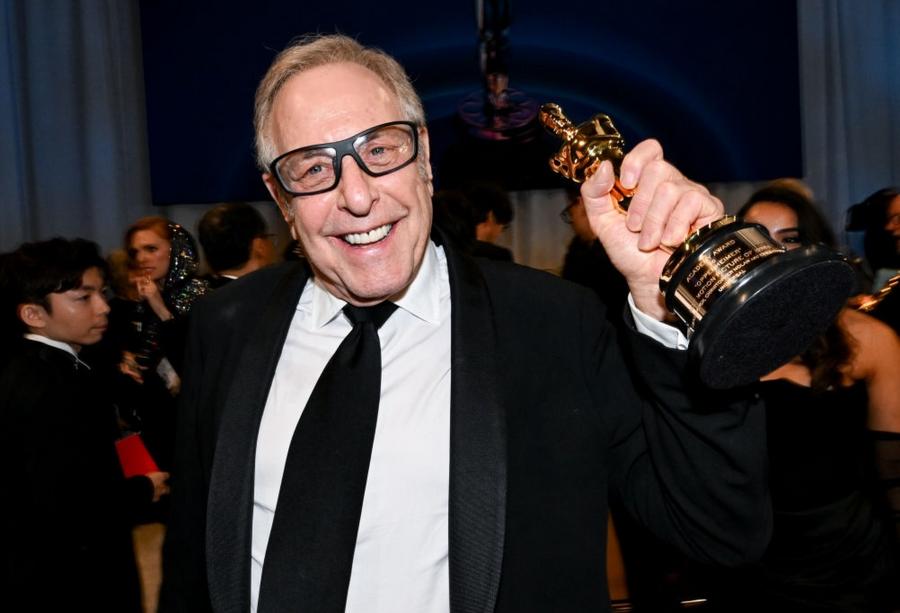 Charles Roven at the 96th Annual Oscars Governors Ball held at Dolby Theatre on March 10, 2024 in Los Angeles, California.
