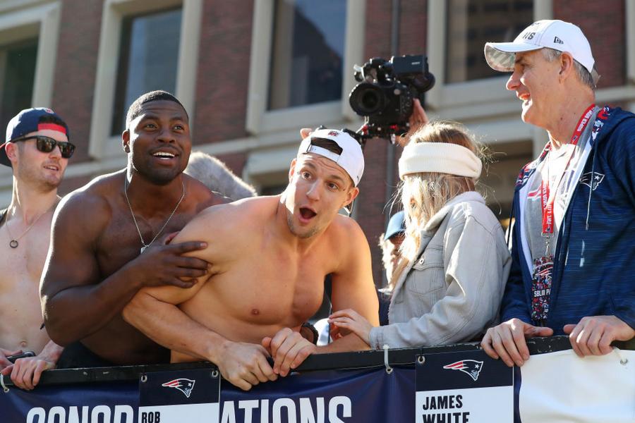 Rob Gronkowski Retires From The NFL - And He Never Spent A Dime Of His ...