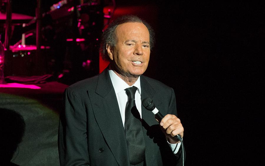 Julio Iglesias Has An Absolutely Massive Net Worth…And Owns An Airport