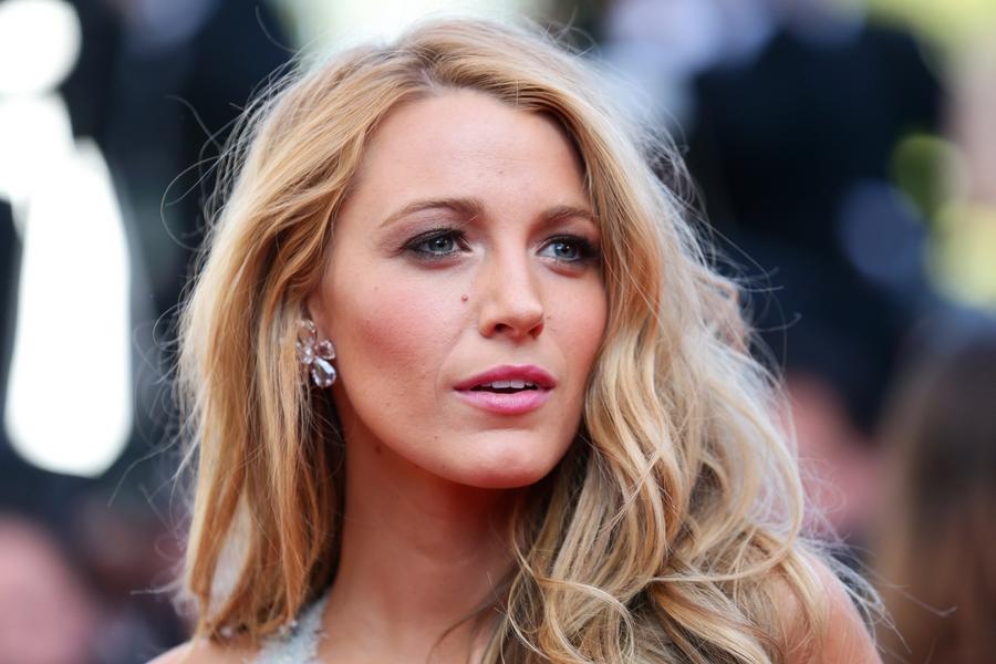 Blake Lively Net Worth Get the Gossip on Her 50 Million Fortune